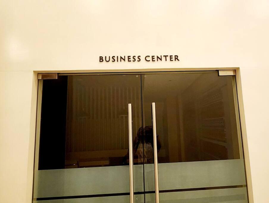 Casa Antonio At Uptown Parksuites Tower One Bgc Маніла Екстер'єр фото