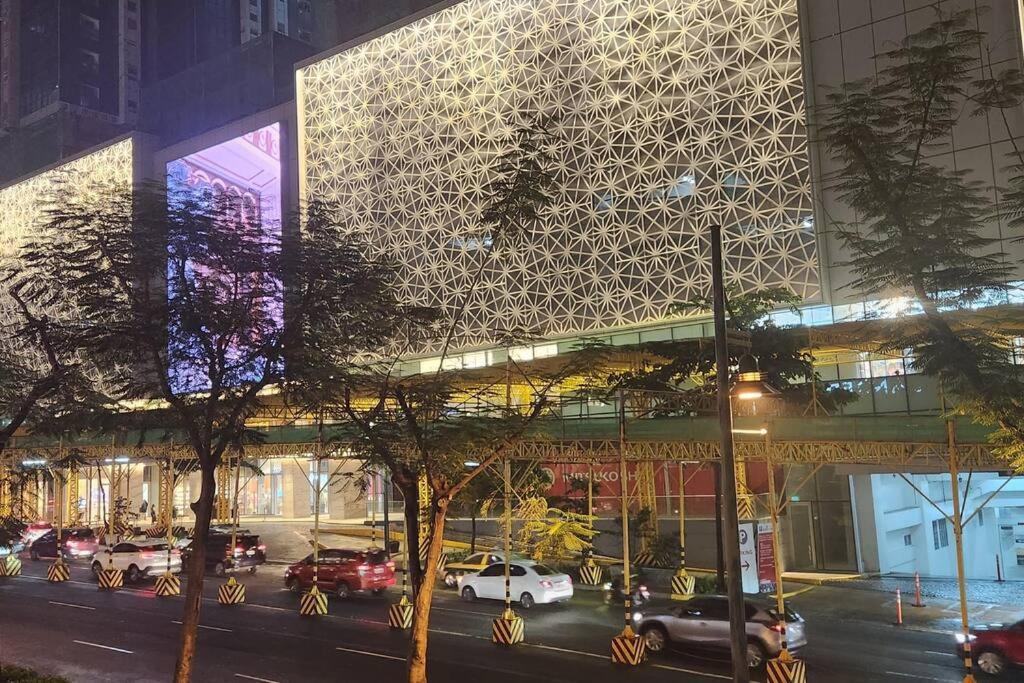 Casa Antonio At Uptown Parksuites Tower One Bgc Маніла Екстер'єр фото