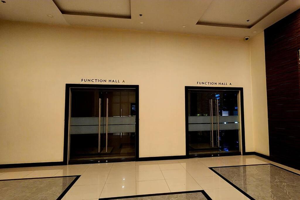 Casa Antonio At Uptown Parksuites Tower One Bgc Маніла Екстер'єр фото